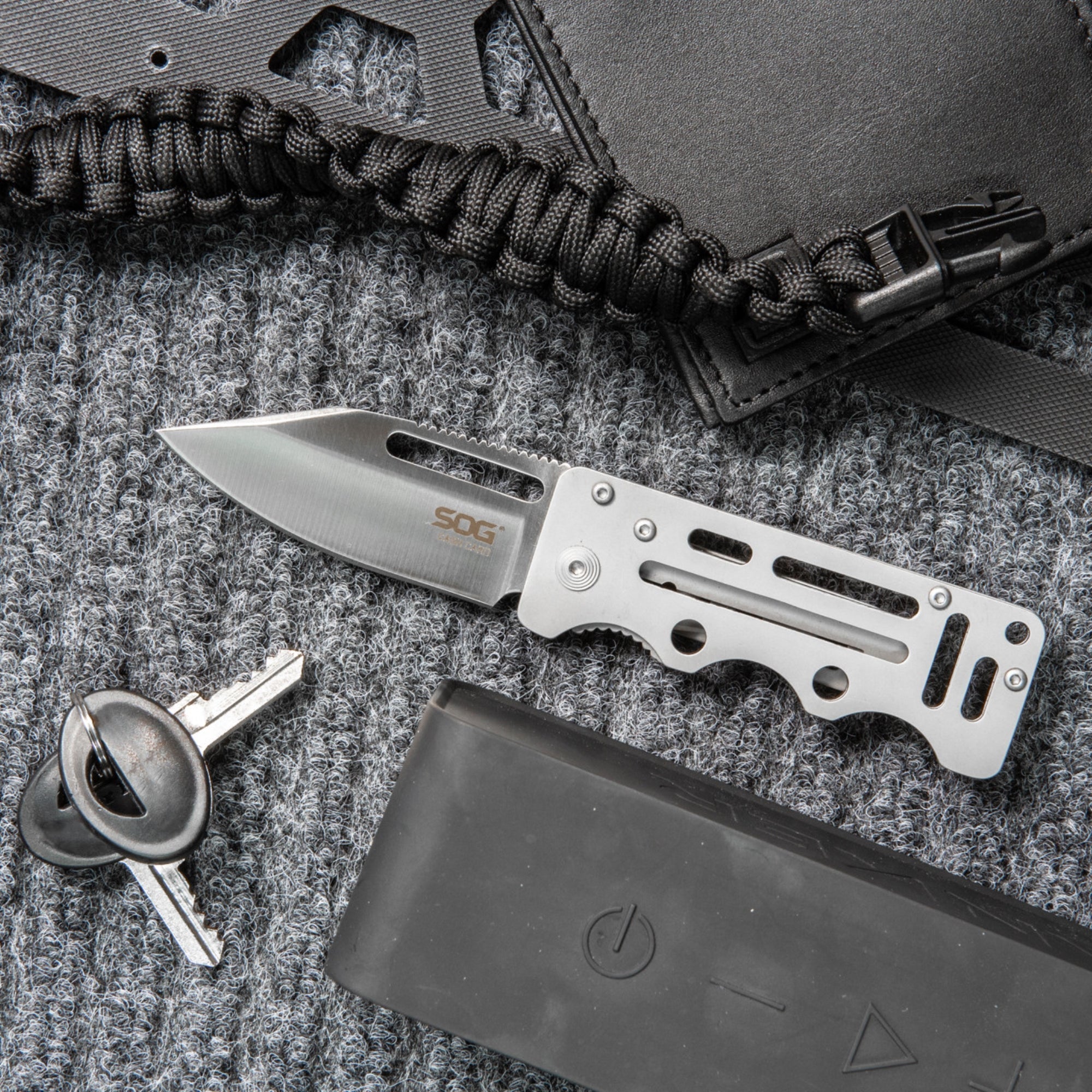 Knives & Tools - SOG CashCard Folding Knife W/ Money Clip (#EZ1-CP)
