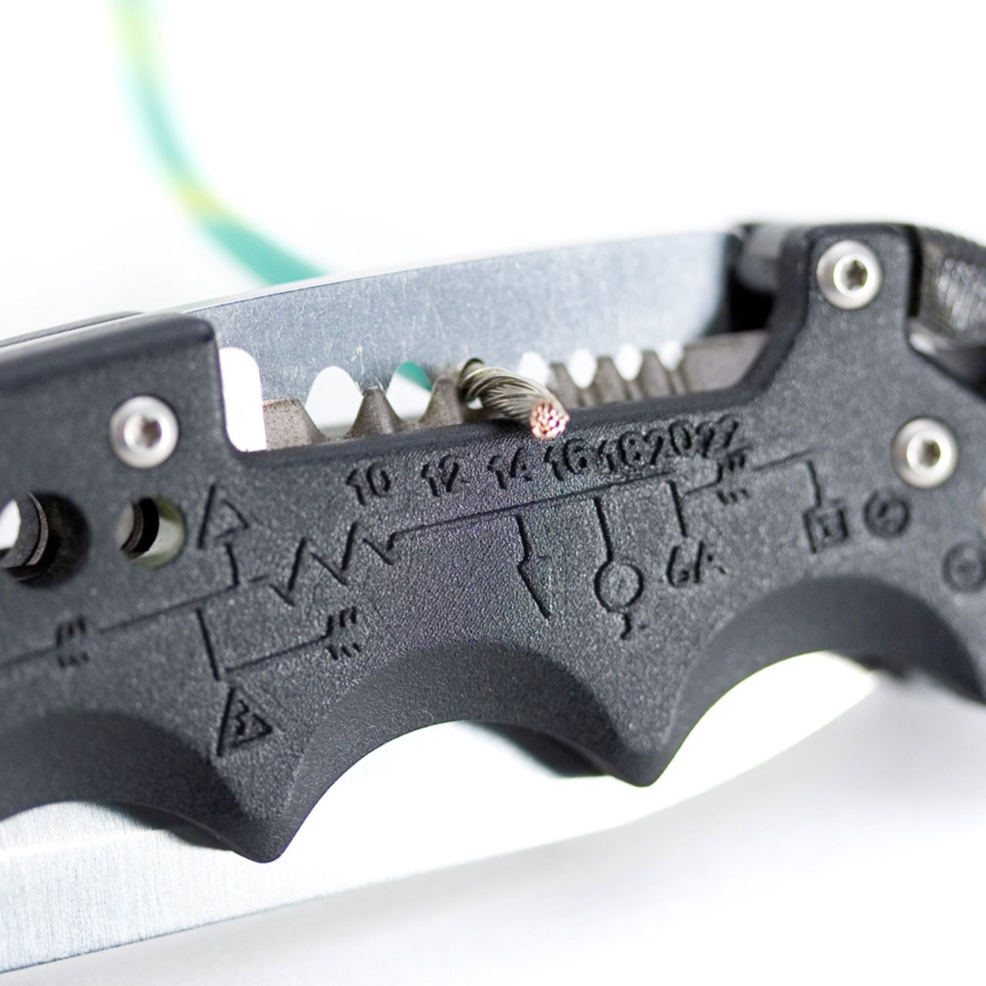 Knives & Tools - SOG Kilowatt Electrician's Folding Knife W/ Wire Strippers (#EL01-CP)